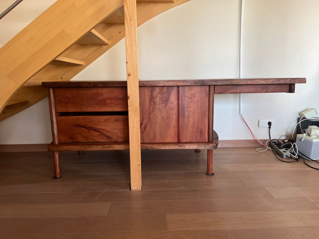 buffet sous l'escalier de face