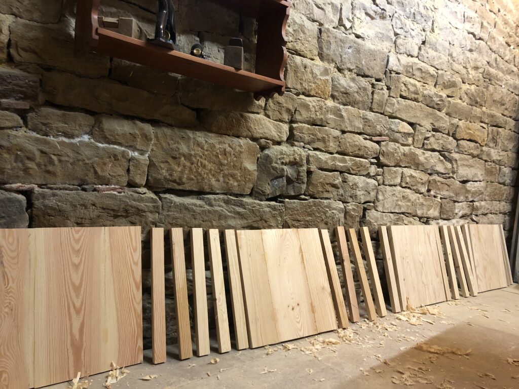 un dégradé de teintes de bois